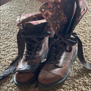 BRAND NEW Doc Martens, Floral Interior Boot